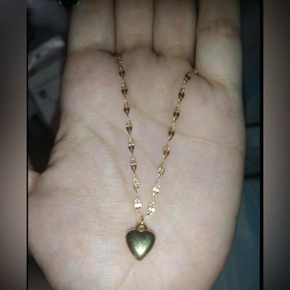 🧡 Delicate Gold Dainty Heart Necklace🧡 - Picture 7 of 16